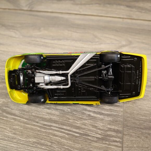 Bobby Labonte "BANK" #18 Interstate Batteries / Nascar Racers 1999 1/24 Action - Picture 12 of 12